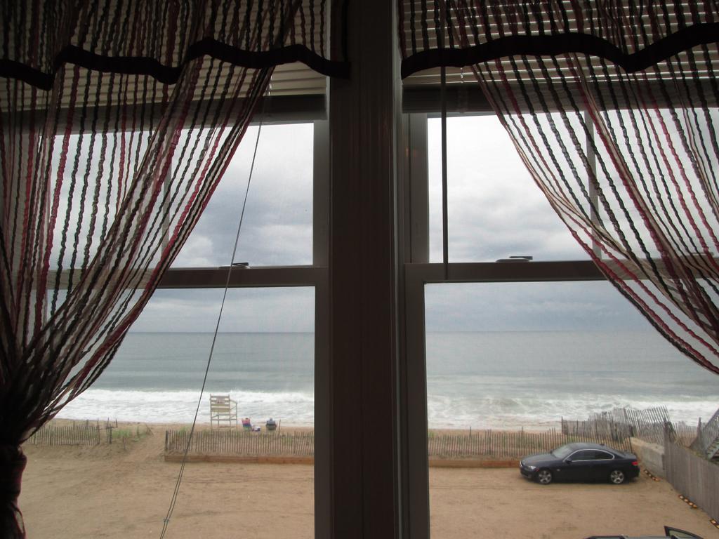 ويسترلي Misquamicut Beach Front Inn المظهر الخارجي الصورة