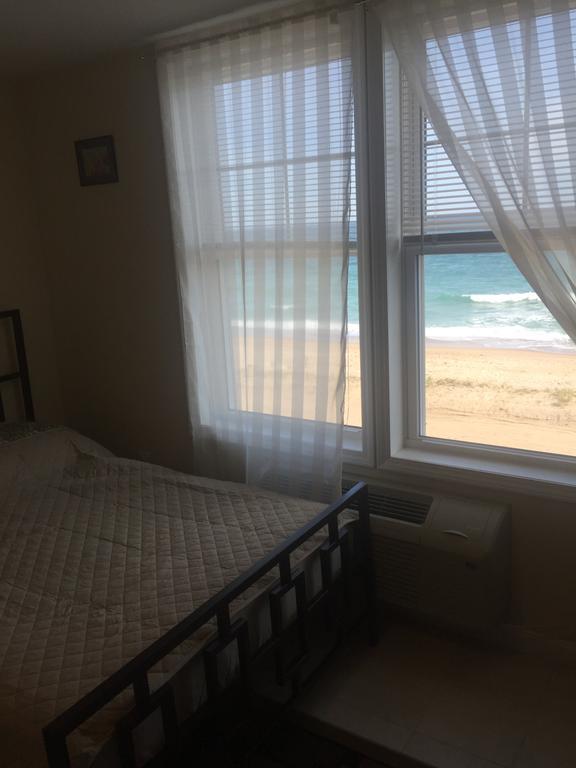 ويسترلي Misquamicut Beach Front Inn المظهر الخارجي الصورة