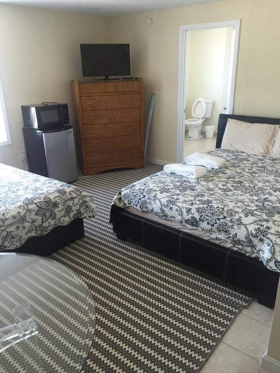 ويسترلي Misquamicut Beach Front Inn المظهر الخارجي الصورة