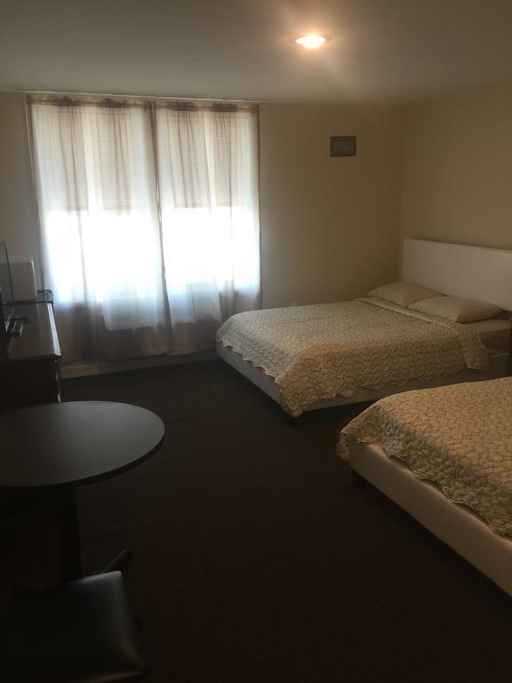ويسترلي Misquamicut Beach Front Inn المظهر الخارجي الصورة