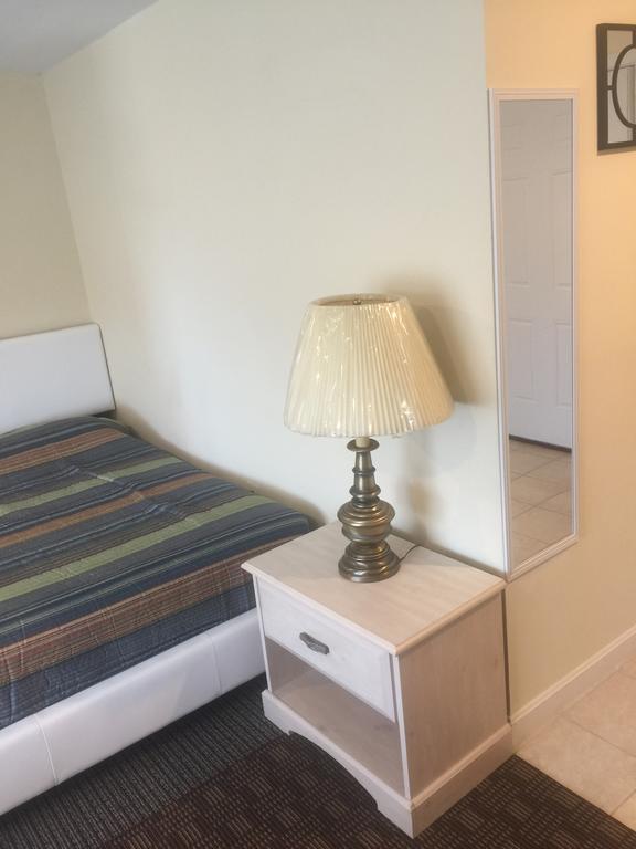 ويسترلي Misquamicut Beach Front Inn المظهر الخارجي الصورة