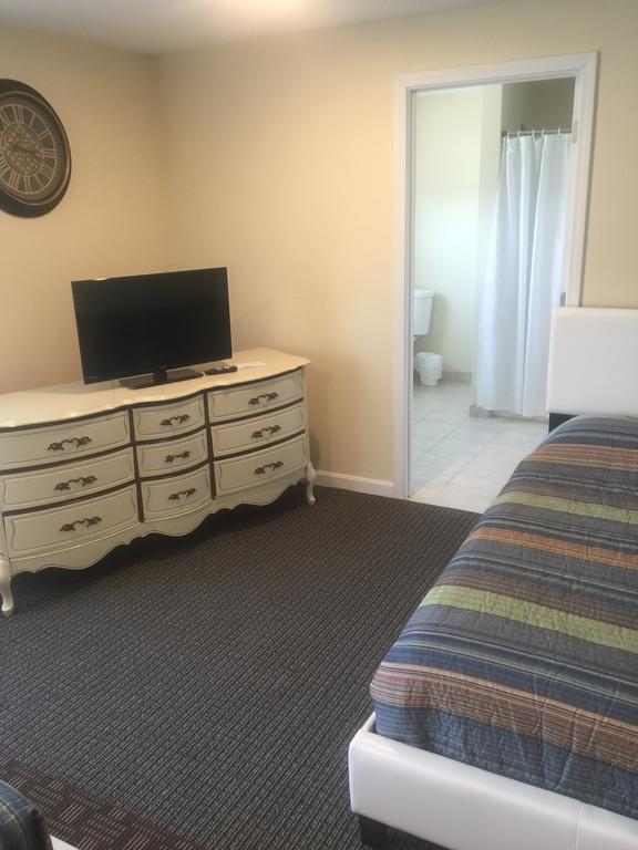 ويسترلي Misquamicut Beach Front Inn المظهر الخارجي الصورة