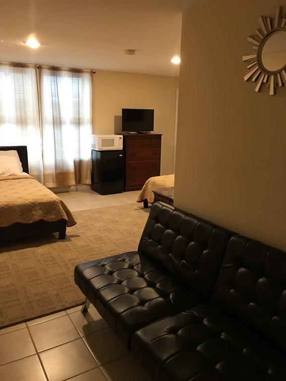ويسترلي Misquamicut Beach Front Inn المظهر الخارجي الصورة