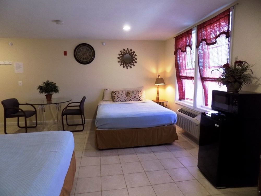 ويسترلي Misquamicut Beach Front Inn المظهر الخارجي الصورة