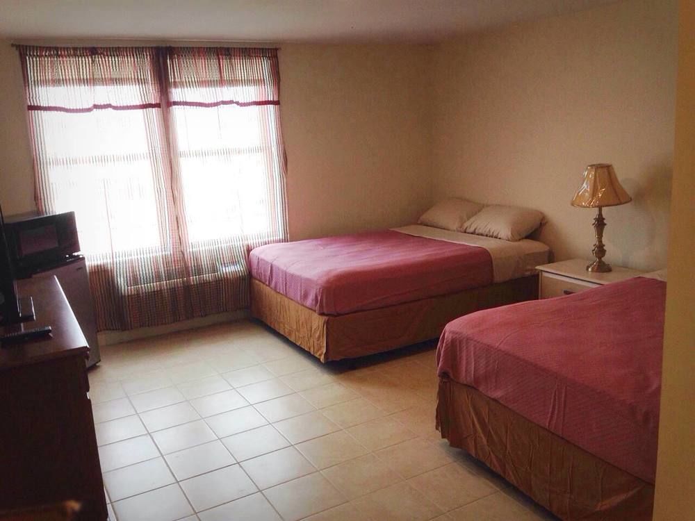 ويسترلي Misquamicut Beach Front Inn المظهر الخارجي الصورة