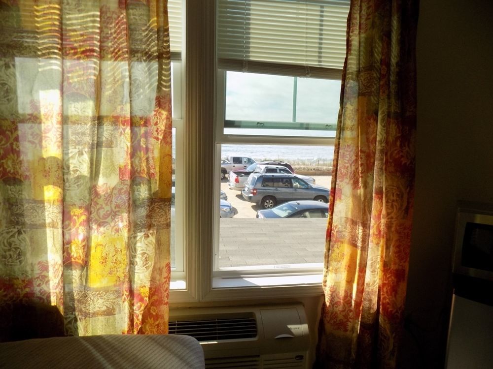 ويسترلي Misquamicut Beach Front Inn المظهر الخارجي الصورة