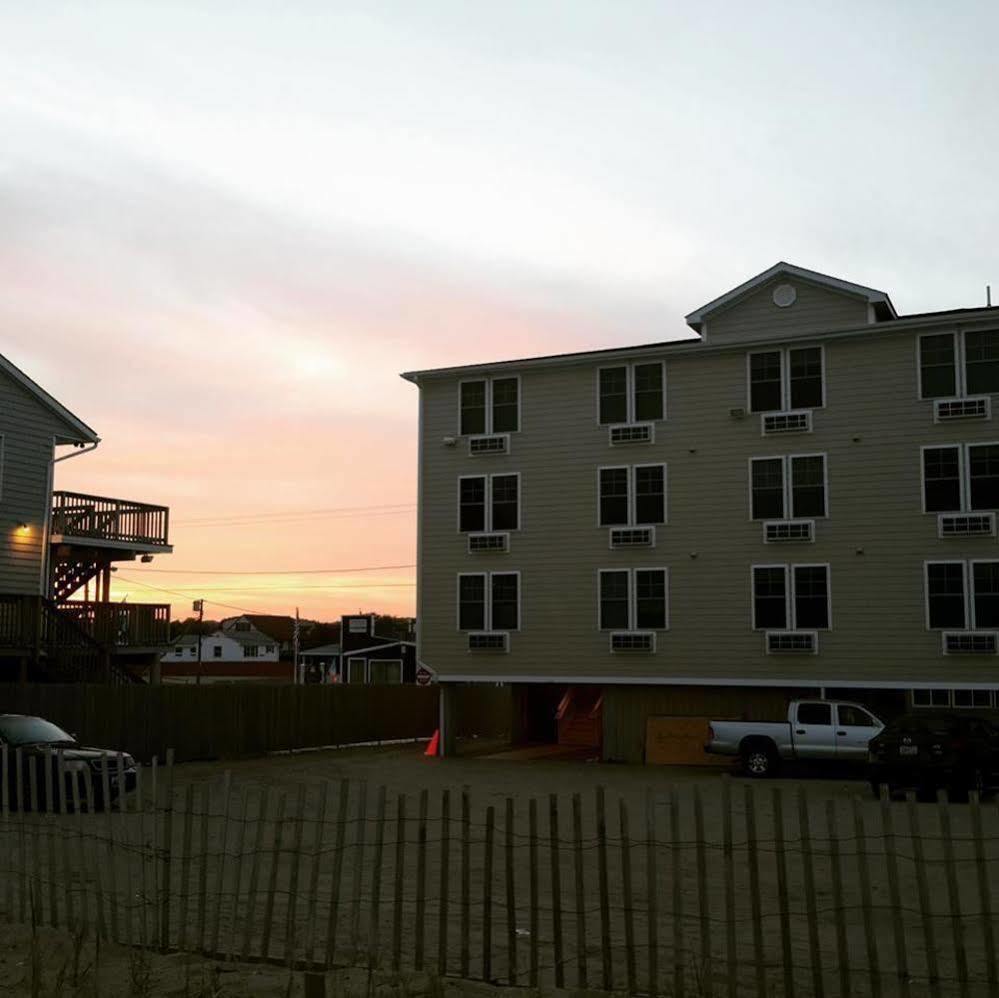 ويسترلي Misquamicut Beach Front Inn المظهر الخارجي الصورة