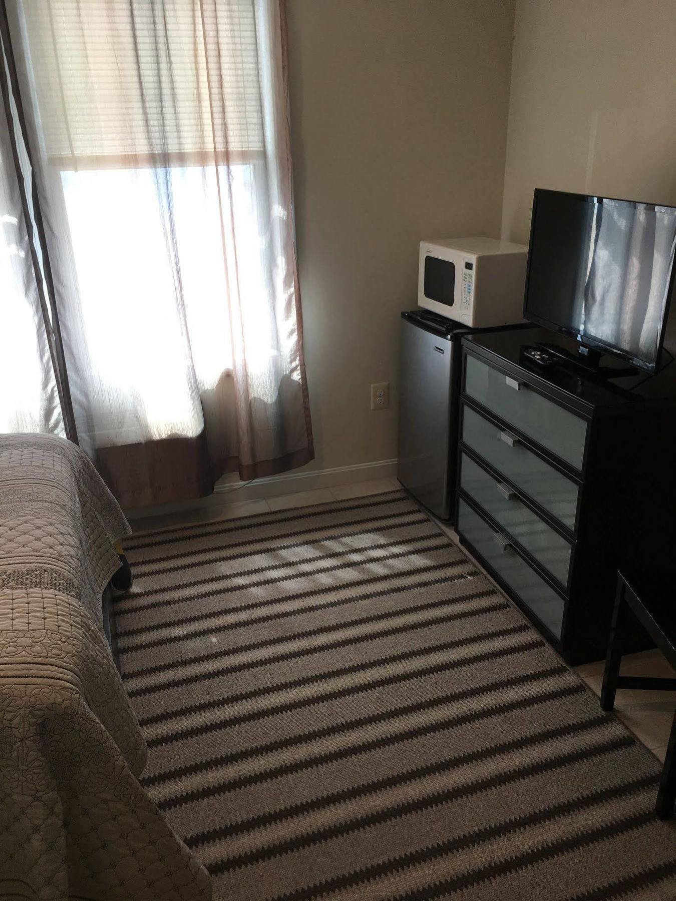 ويسترلي Misquamicut Beach Front Inn المظهر الخارجي الصورة