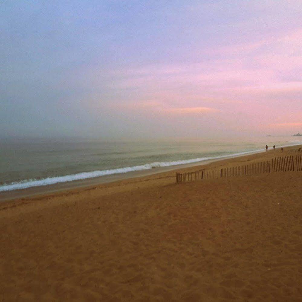 ويسترلي Misquamicut Beach Front Inn المظهر الخارجي الصورة