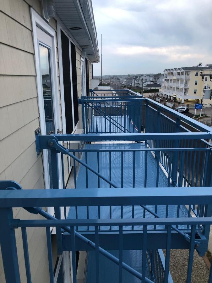 ويسترلي Misquamicut Beach Front Inn المظهر الخارجي الصورة