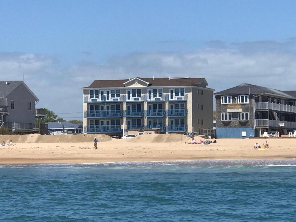 ويسترلي Misquamicut Beach Front Inn المظهر الخارجي الصورة